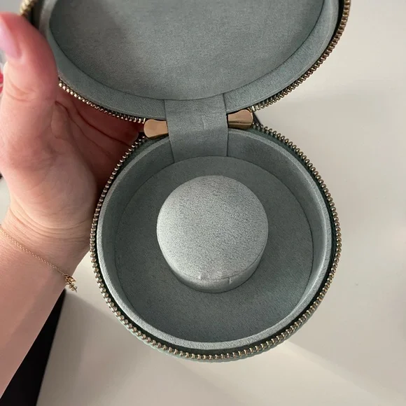 Wolf small jewelry box - Picture 3 of 4